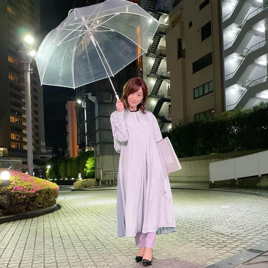 新井恵理那さんのインスタグラム写真 - (新井恵理那Instagram)「雨は、放送後すぐにあがりました(*ﾟ∀ﾟ*) 明日も東京では天気の急変にご注意ください。ステイホームしていれば安心かと思いますが、窓の近くには近づかないようにしてくださいね！ 2週にわたり雷様のたけしさんです(*ﾟ∀ﾟ*) #新情報7daysニュースキャスター #新井恵理那のweatherニュースキャスター #雷三日 #新井恵理那 #centforce」5月2日 0時23分 - elina_arai