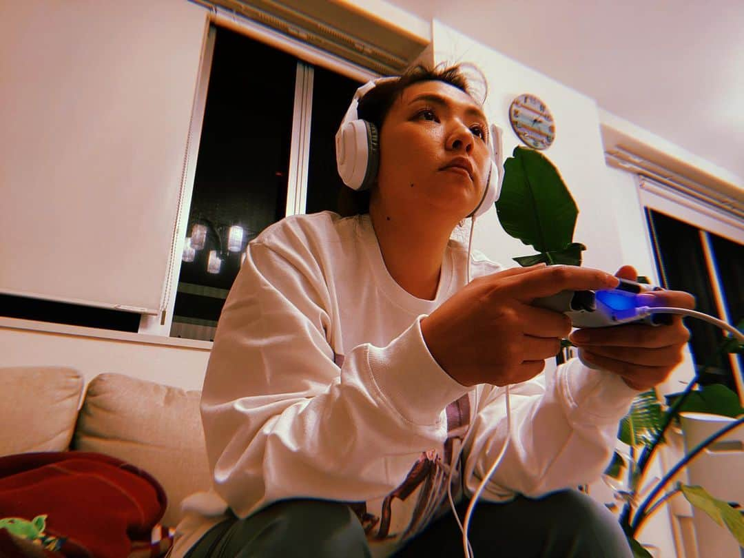 野呂佳代さんのインスタグラム写真 - (野呂佳代Instagram)「最近空いてる時間はコレ🎮 #dbd  #修行中  #上手くなりたい #すぐ死んじゃう #泣きたい #苦手だけど頑張る」5月2日 1時03分 - norokayotokyo