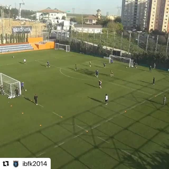 のインスタグラム：「😅🤌🏼」