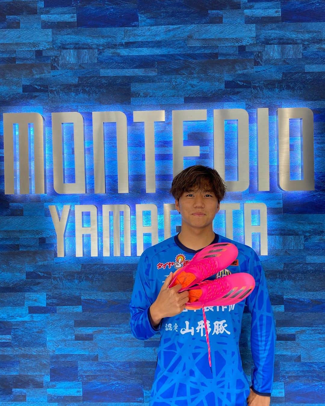 山田康太のインスタグラム：「New color！！ このスパイク履いてゴール決めたいと思います⚽️😎 @adidasfootball  @adidastokyo  #エックスゴースト #createdwithadidas」