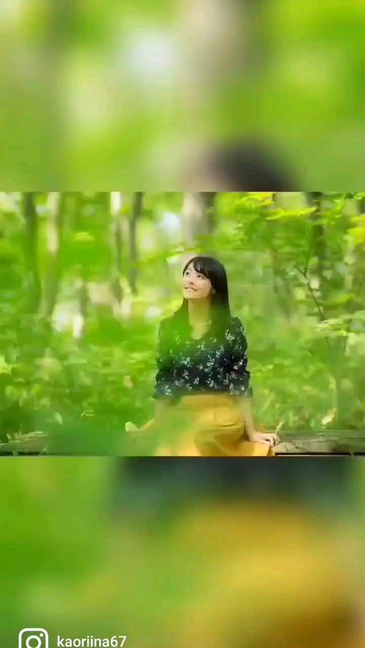 のインスタグラム：「新緑の季節🌱 深呼吸すると気持ちがいいですね🧘 #過去pic #再掲   photo by @distance_box (松本伸さん) #岩手 #盛岡 #紫波 #新緑 #ポートレート #撮影 #写真 #写真家 #公園 #散策 #密回避 #楽しい #ゴールデンウィークの過ごし方 #セントフォース #centforce #フリーアナウンサー #女子アナ #米澤かおり  ※一つ前の投稿でお話しした、 衣装とほぼ同じデザインの私服とは コレです🤭笑 #mischmasch」