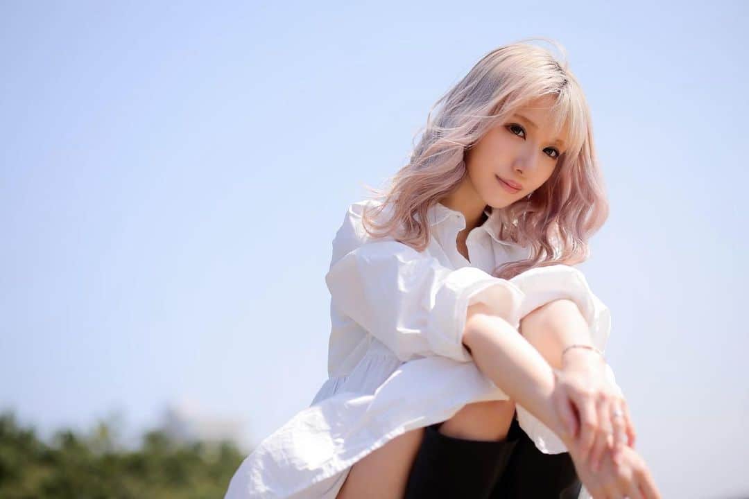 園田みおんのインスタグラム：「﻿ ﻿ ⭐ 重大発表 ⭐﻿ ﻿ ﻿ この度、ずっとずっとやりたかった﻿ ai. official FCS(ファンクラブサロン)を開設しました！🦋✨﻿ ﻿ ﻿ ﻿ FCSでは、限定配信やブログ、完全撮り下し写真、﻿ ファンクラブオフ会、FCS限定チェキやグッズ販売などなど﻿ ここでしか見れないコンテンツを色々と発信していきながら﻿ みんなで楽しめるホームにしていきたいなと思っています☺︎﻿ ﻿ よろしくお願いします🧸💗﻿ ﻿ ﻿ ▷▶ https://hito-tsunagi.jp/salon/4109392a-e3e2-4139-9c00-d047a01ae891﻿ ﻿ ﻿ #ファンクラブ #fanclub #今日もいい日だ ☺︎」