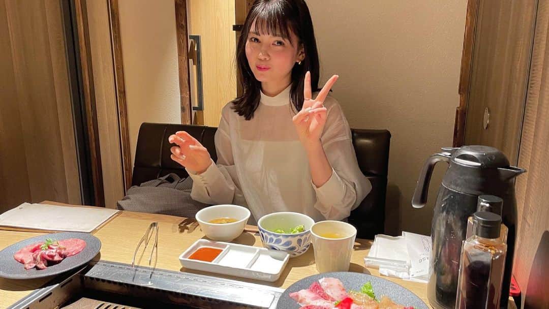愛花さんのインスタグラム写真 - (愛花Instagram)「結構前にかわい子ちゃんと美味しいお肉とおちゃした日🤤🤍にひひ」5月2日 12時46分 - hi_erica_official