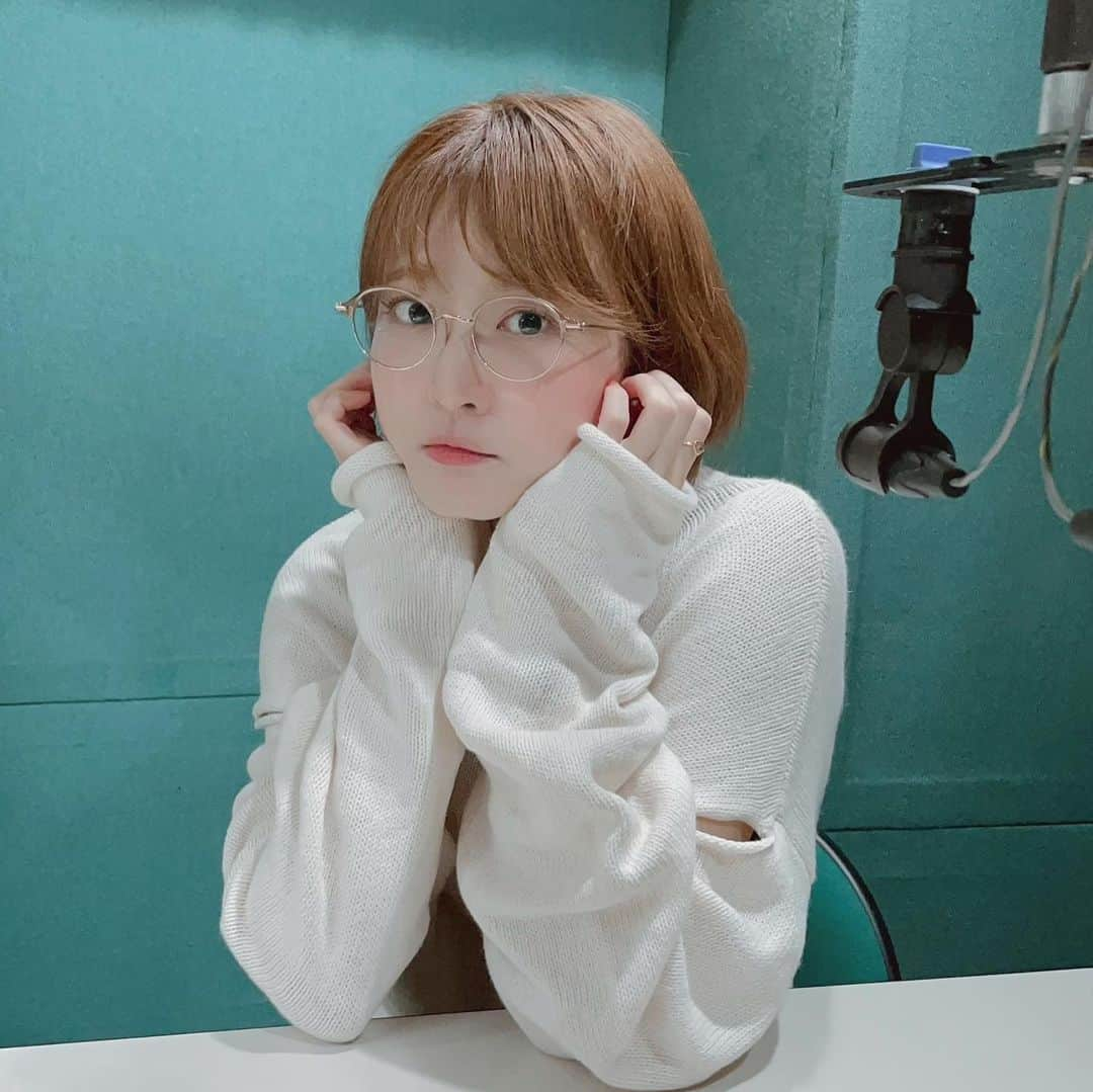 久保ユリカさんのインスタグラム写真 - (久保ユリカInstagram)「ラジオありがとうございました🌈  👓 @ayame_id  👚 @todayful_  👂 @jane____smith   ▷  #シカコ #shikaco #小️鹿 #시카코  #久保ユリカ #kuboyurika #久保百合花 #쿠보유리카 #奈良 #NARA #나라 #鹿 #deer #사슴 #ボブ #bobhaircut #단발머리 #ootd #knit #ニット #todayful #めがね #メガネ女子 #ayame」5月2日 22時41分 - shi_ka_co