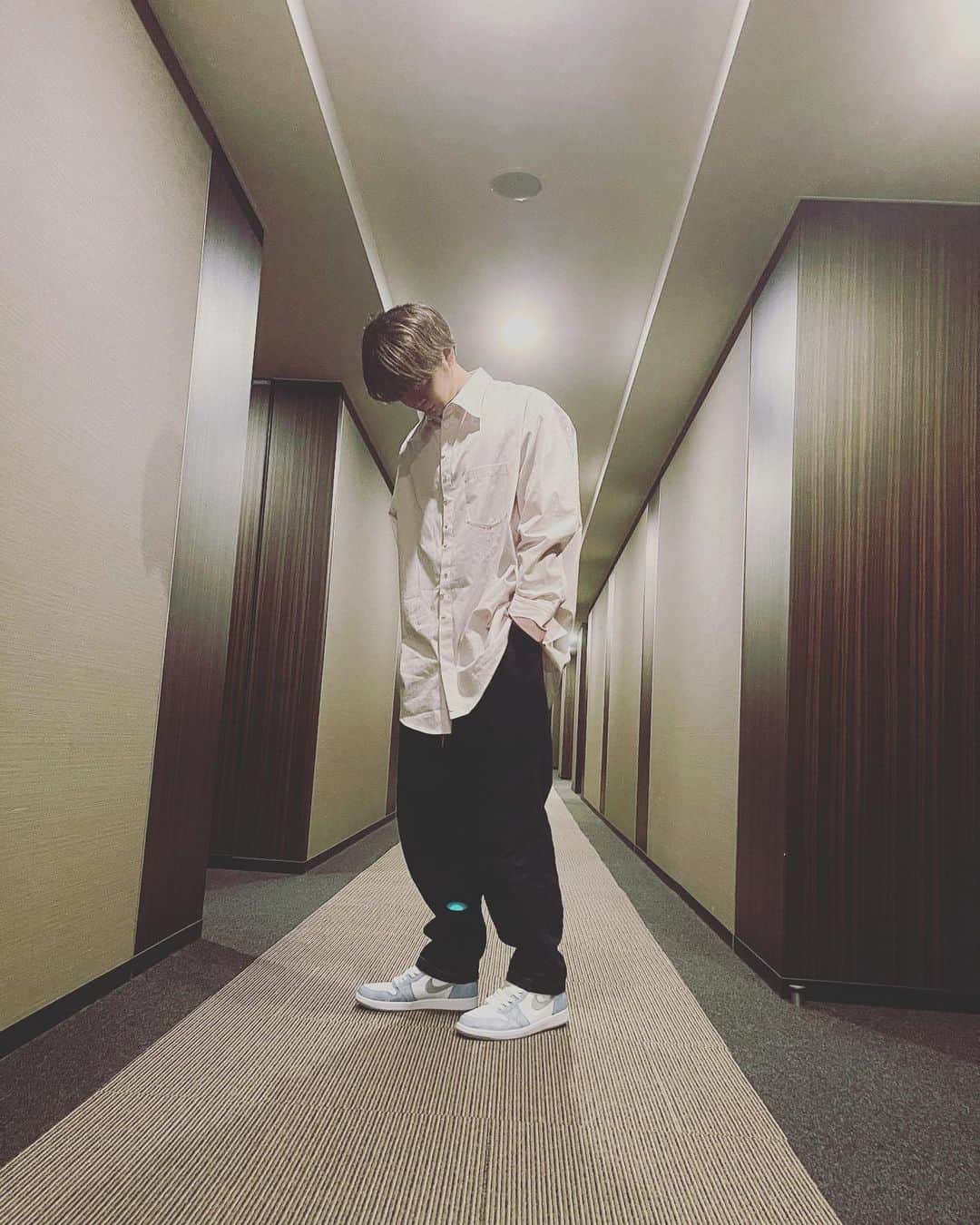 山田親太朗のインスタグラム：「👕👖👟  @sulvam_official  @sulvam_official  @nike  @jumpman23  #山田服 @d___s_31  いつも可愛い服ありがとうございます😭」
