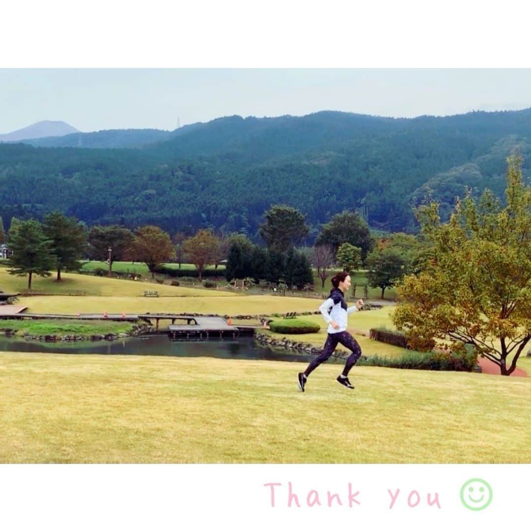 長谷川朋加のインスタグラム：「♡  ✎५⋆*{ 改めて感謝を伝える1日🍰 } ୨୧-------------------------------- ୨୧  私事ですが、 本日誕生日を迎え30歳になりました。  たくさんのお祝いメッセージを いただきとても嬉しいです！！ 有り難うございます(*´꒳`*)  楽しみにしていた30代。 歳を重ねることがこんなに楽しみなのは 年上の友人たちのおかげです。 20代以上に楽しいと聞いてきたので わくわくが止まりません☺️🌈  恩送りを忘れずに感謝の気持ちを より一層持って、日々に彩りを 添えられるよう精進していきます。  20代前半はこうなりたい、ああなりたいと 意識が内に向かっていた気がします。 20代後半になり周りのみなさんへ パワーを送りたい、サポートがしたいと 意識が外に向くようになりました。 30代はこれをさらに加速させて 視座を高め、毎日を前向きに過ごせる人を 一人でも多く増やしていきたいな。  ポジティブは訓練と積み重ねで 揺るぎない習慣になるので(*´꒳`*)ノ  そしてハセガワは最近また食べ過ぎで 肥えたので再来週から頑張ります。(遅)  これからもどうぞ宜しくお願いします♪  ୨୧ -------------------------------- ୨୧ #やりたい事は全部やる #全力前向き前のめり #走るの大好き」