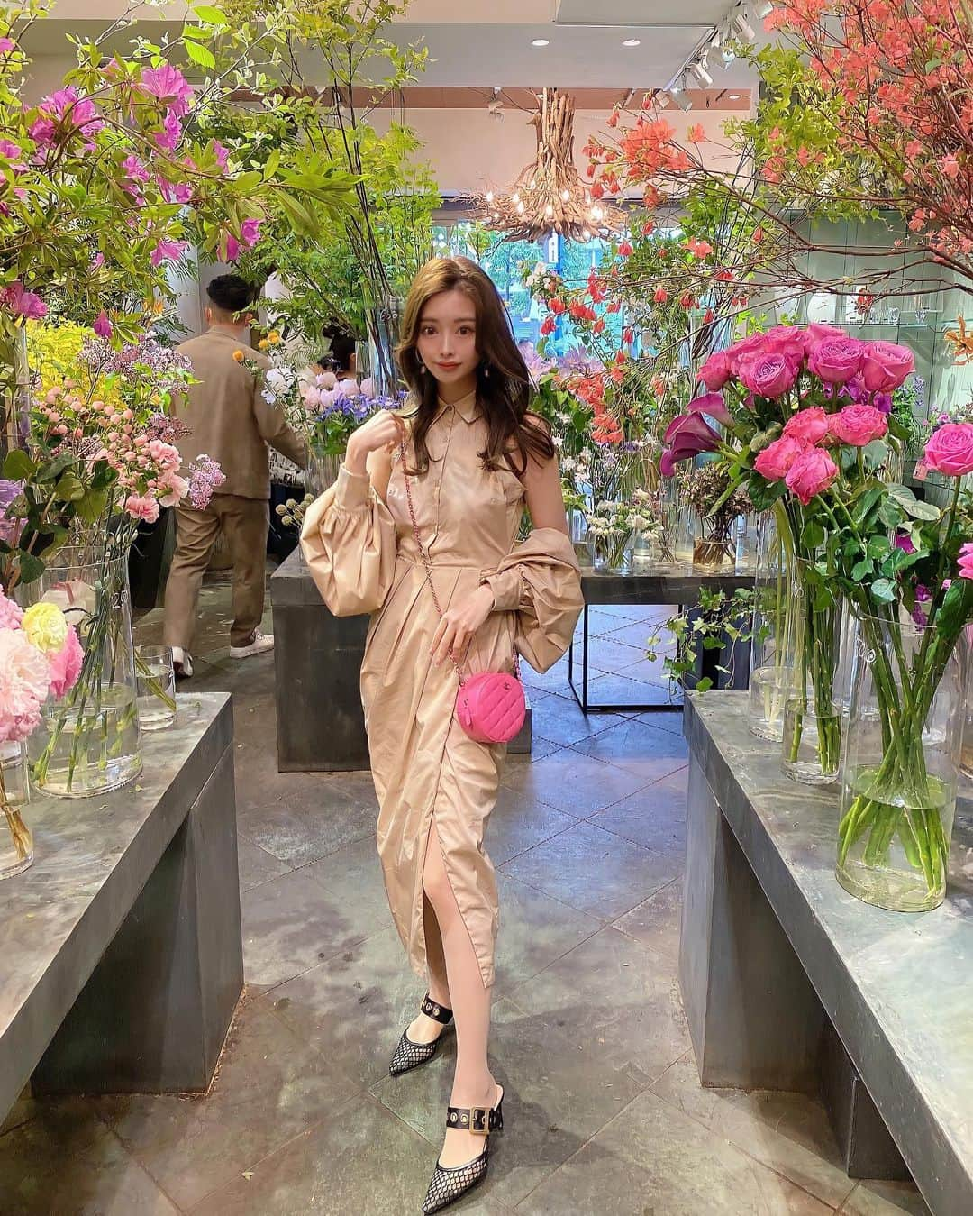 小川ももえさんのインスタグラム写真 - (小川ももえInstagram)「💐🤍  #eimyistoire#エイミーイストワール#CHANEL#chanelbag#diorshoes#表参道#omotesando」5月2日 18時26分 - momoe_0406