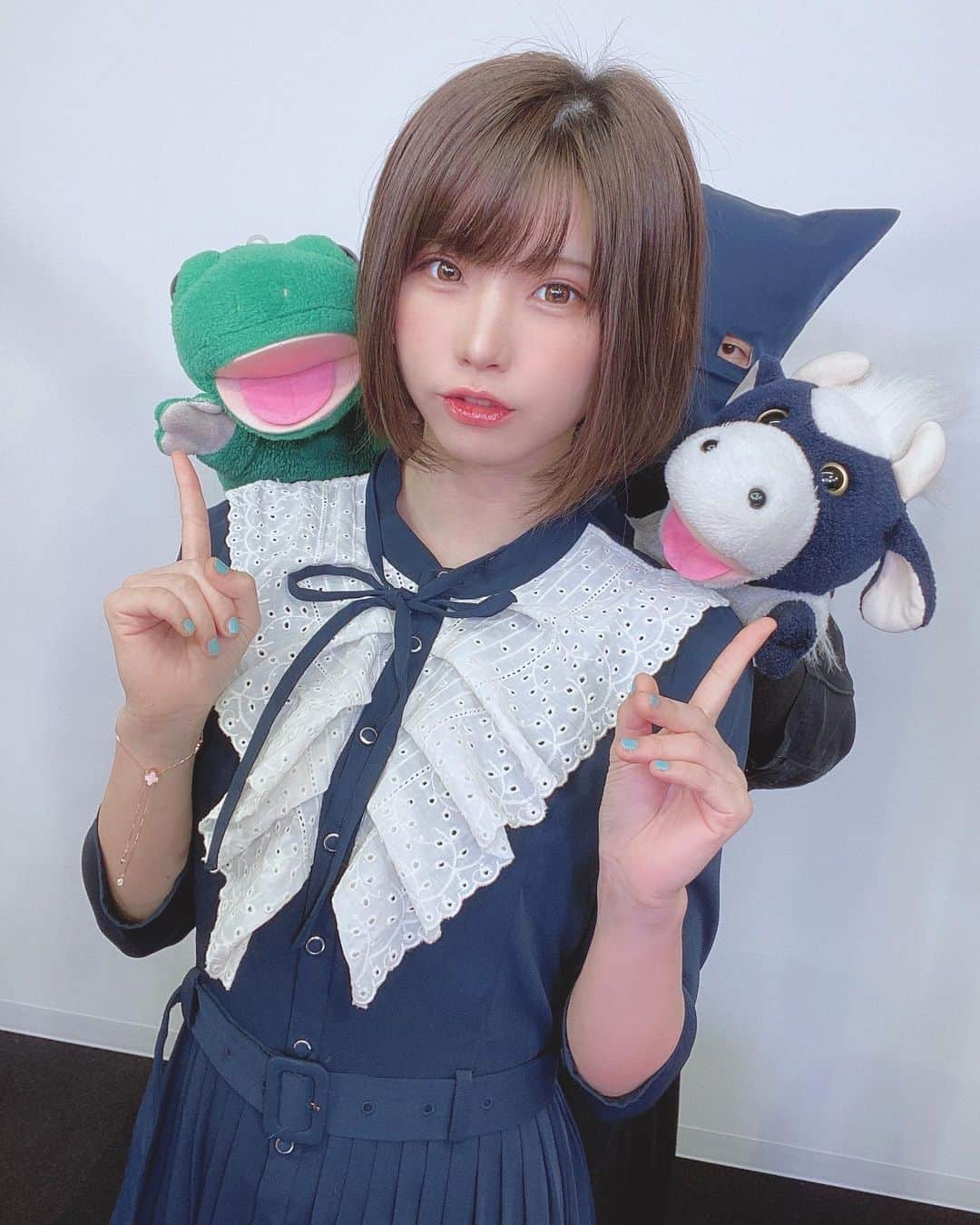 えなこさんのインスタグラム写真 - (えなこInstagram)「ウシくん🐮カエルくん🐸かわいい〜✨」5月2日 19時02分 - enakorin