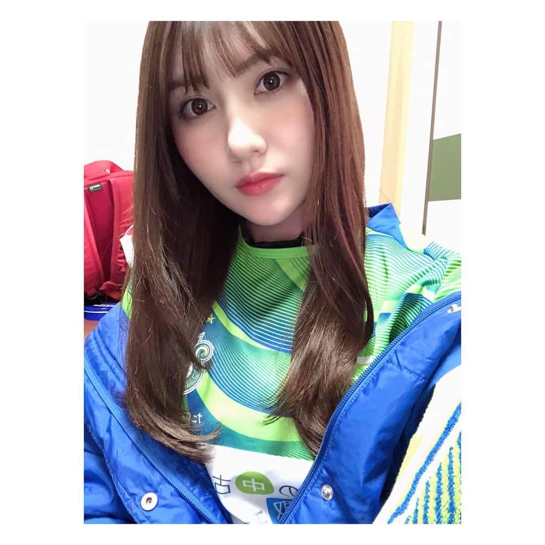 川添りなのインスタグラム：「湘南ベルマーレvs札幌 本日もお疲れ様でした🥰🥰✨  次こそゲットスリー。  #bellmare #湘南ベルマーレ #ベルマーレクイーン」