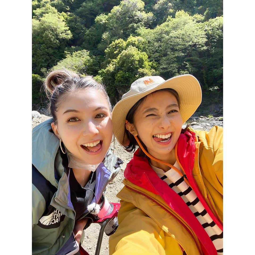 近藤夏子さんのインスタグラム写真 - (近藤夏子Instagram)「.   サンジャポロケで一緒だったミラちゃんとは もう５年くらい前からの 本当にふつーーーのお友達！笑 　  まさかこうやってお仕事をご一緒するようになるなんて👀❤️ 　 　 今日も一緒にお仕事でしたっ！！ 　 　 昔から自分らしく生き生きとしているミラちゃん。 私の憧れです！会うと元気出ます❣️」5月2日 20時42分 - kondokako0804