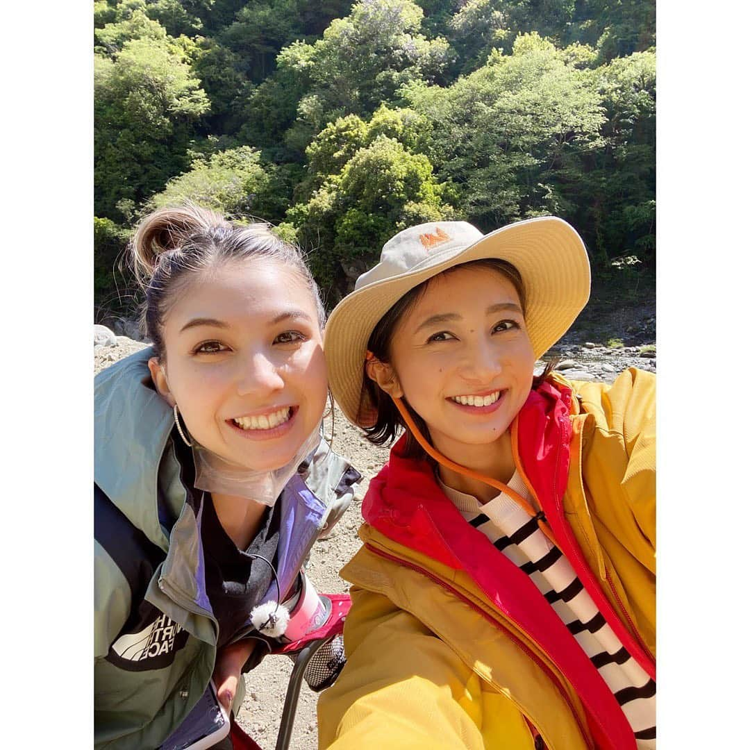 近藤夏子さんのインスタグラム写真 - (近藤夏子Instagram)「.   サンジャポロケで一緒だったミラちゃんとは もう５年くらい前からの 本当にふつーーーのお友達！笑 　  まさかこうやってお仕事をご一緒するようになるなんて👀❤️ 　 　 今日も一緒にお仕事でしたっ！！ 　 　 昔から自分らしく生き生きとしているミラちゃん。 私の憧れです！会うと元気出ます❣️」5月2日 20時42分 - kondokako0804