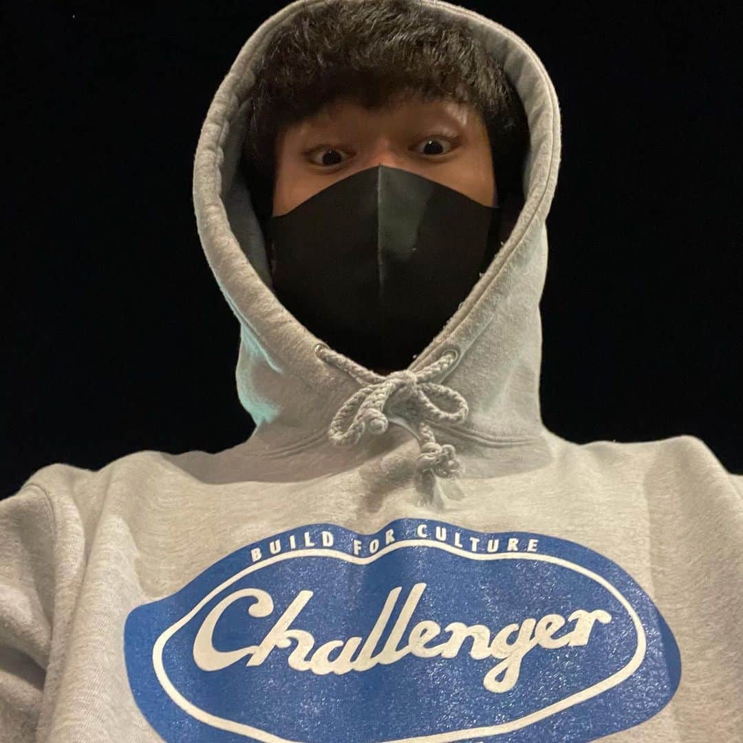 としみつのインスタグラム：「GW調子どうよ！ 今日は午後は変な天気でしたね！」