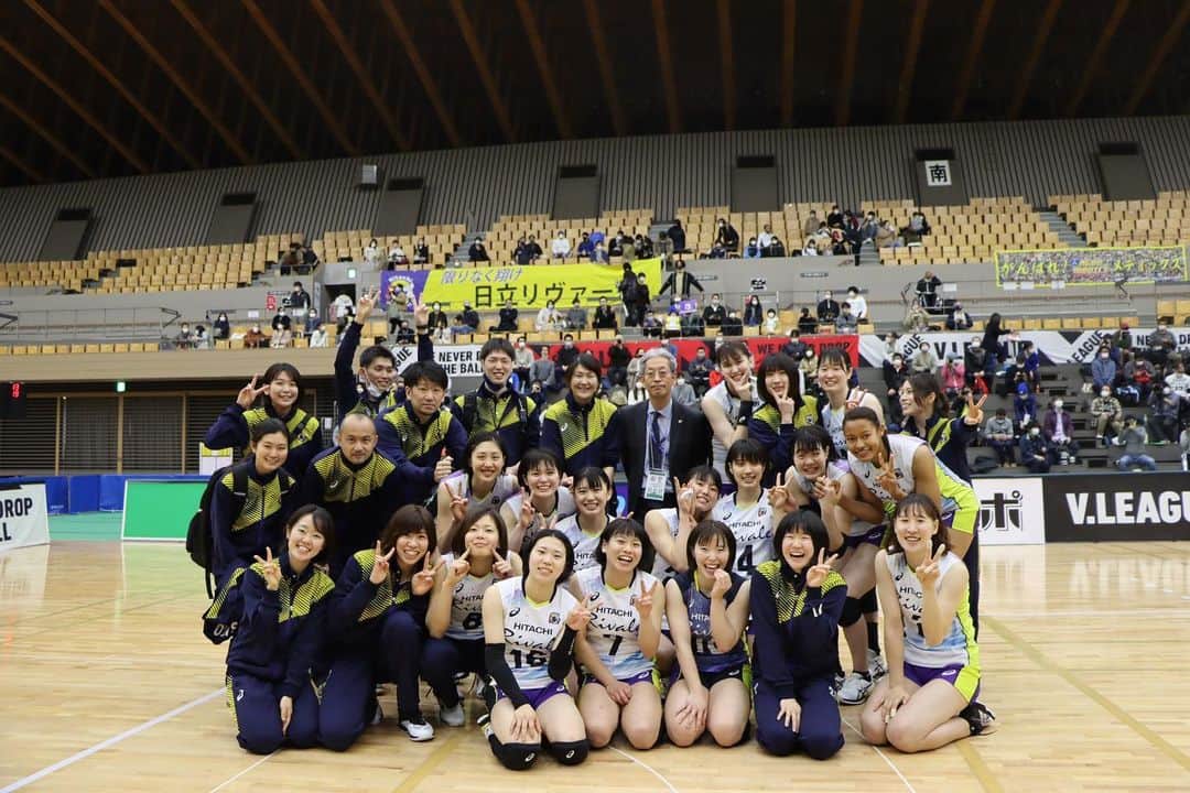 入澤まいのインスタグラム：「🐰🏐 . V.LEAGUE Division1 2020-2021シーズン たくさんの温かい応援ありがとうございました！！ まだまだ課題ばかりですが、 また皆さんの前で試合ができるようになった時に 成長したって思ってもらえるように 来シーズンに向けてまた頑張っていきます🔥 これからも日立リヴァーレの応援よろしくお願いします🐰💪🏻 . いつも素敵な写真をありがとうございます！！ 使わせていただきました🥰 . #Vリーグ202021シーズン #日立リヴァーレ🐰」