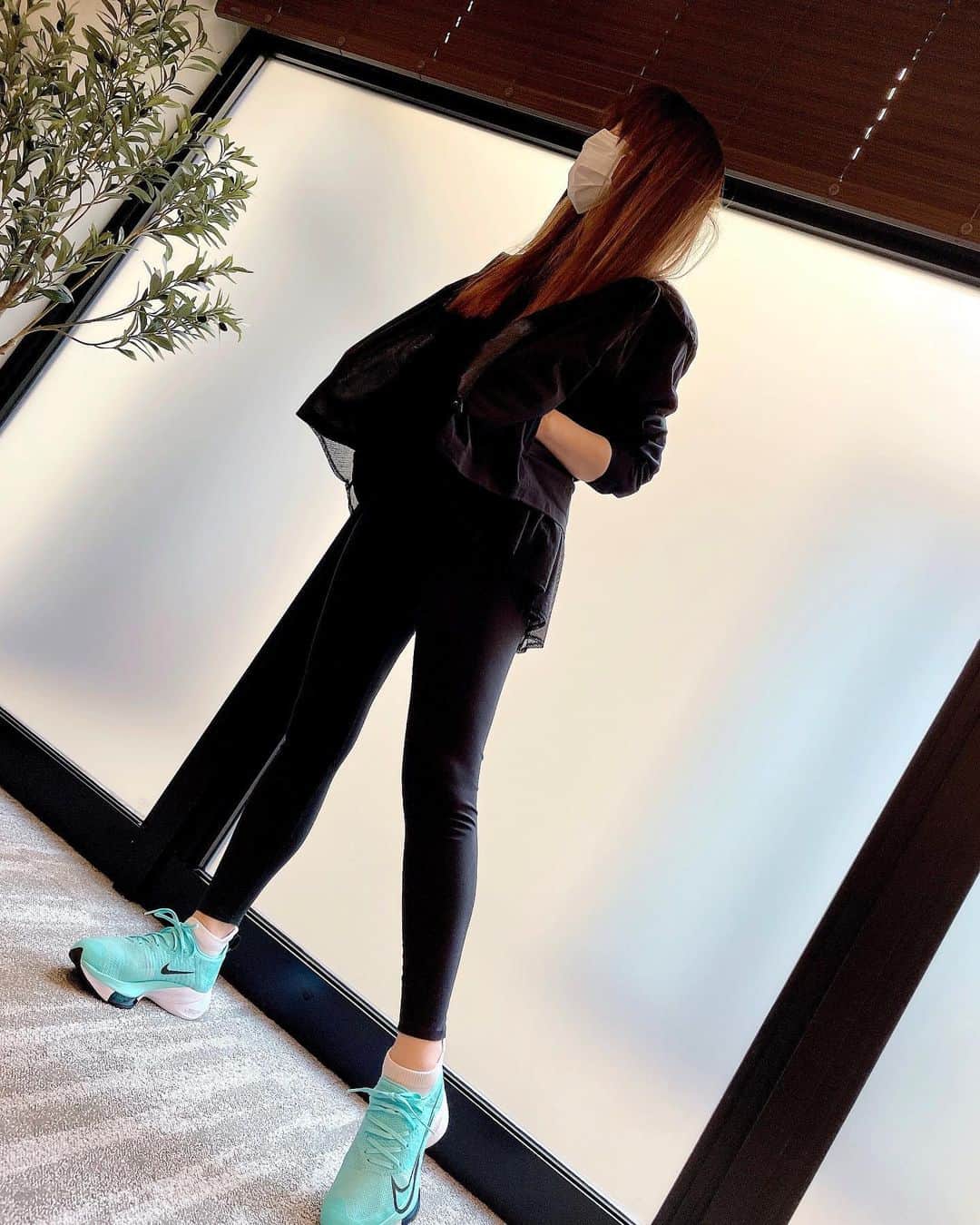 渡辺美奈代さんのインスタグラム写真 - (渡辺美奈代Instagram)「おはよう☀  お散歩コーデ  #UNIQLO #DANSKIN #NIKE #スニーカー好き #ヒール👠の靴が履けなくなりそう。。。😓 #ゴールデンウィーク」5月3日 9時16分 - watanabe_minayo