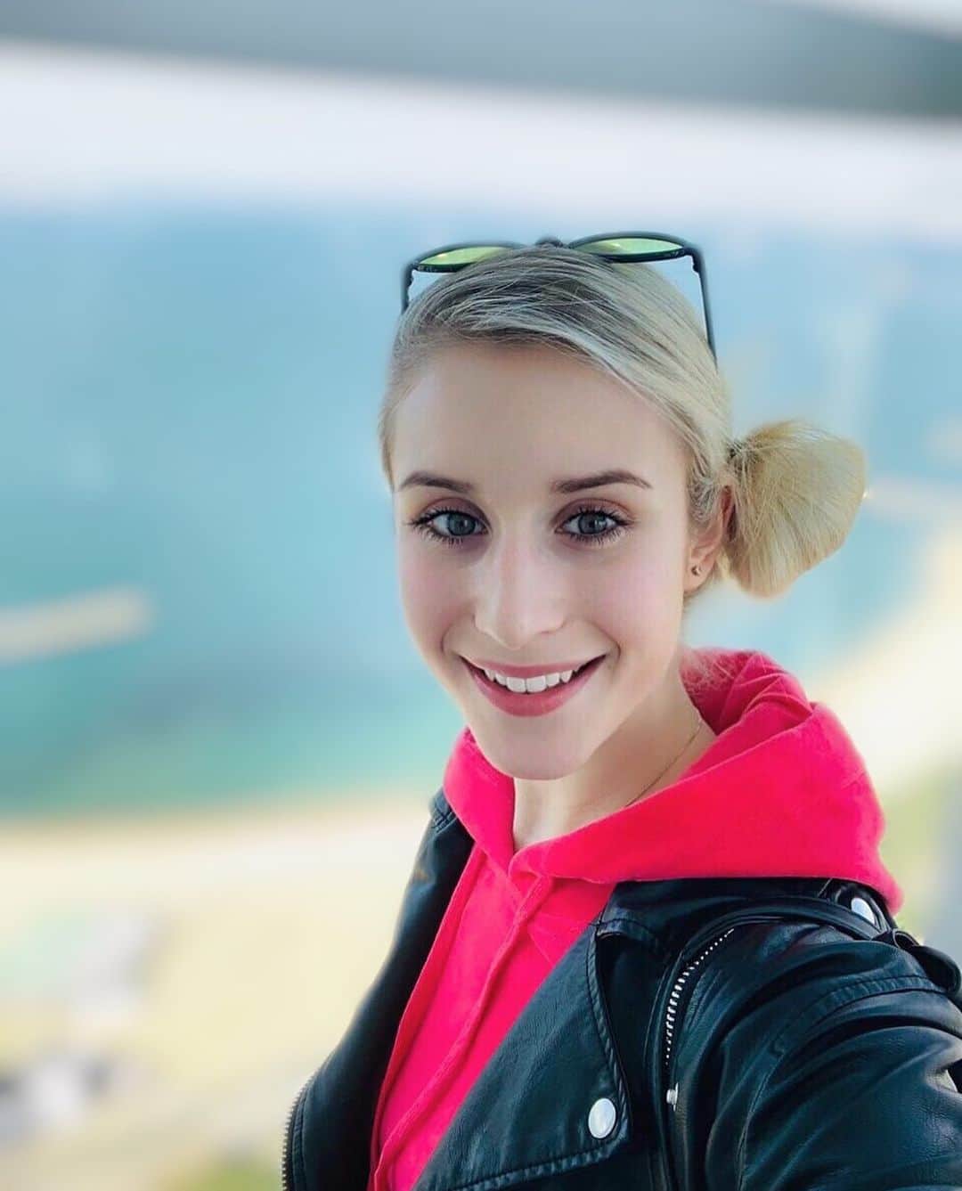アンナ・ヤノフスカヤのインスタグラム：「#sunday ☀️」