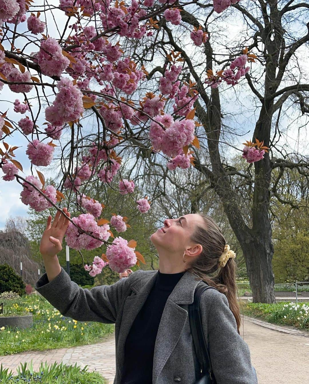 ユスラ・マルディニさんのインスタグラム写真 - (ユスラ・マルディニInstagram)「Yesterday’s little walk🌿🤍」5月3日 1時56分 - yusramardini