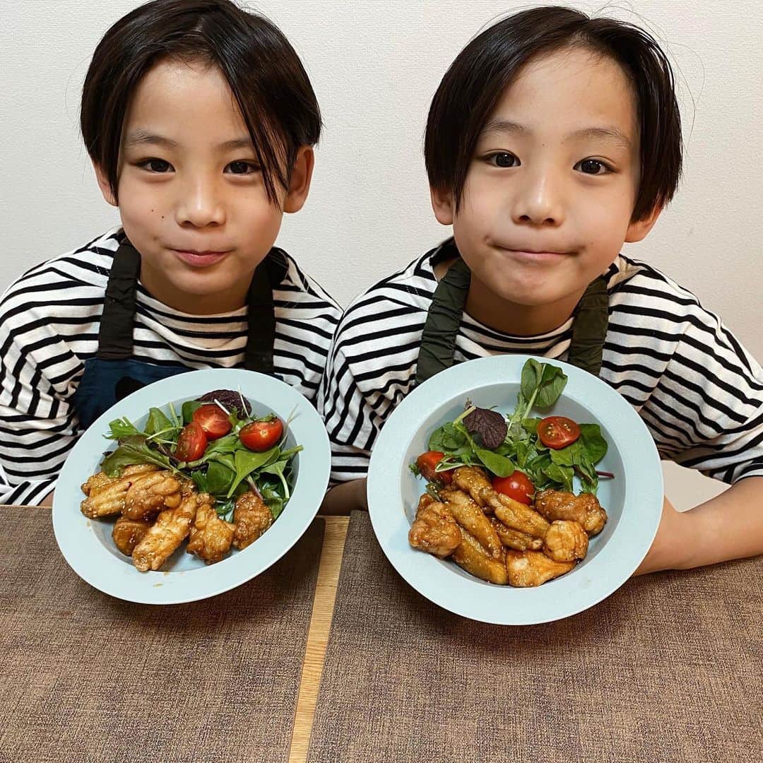 ayakoさんのインスタグラム写真 - (ayakoInstagram)「❤︎ 安心•安全の無添加食品使用 の冷凍食品 @slcreations_official  YouTube動画に出演させていただきました✨ * * SL Creations channel で検索してみてくださいね✨ ストーリーズにもアップしてます @slcreations_official の4Xチキンを使って簡単にできる「子供も食べれる甘辛チキン」を作ってるのでご覧下さい🎵 ❤︎ #SLCreationsがある暮らし #4xミート #slcreations #pr」5月3日 18時32分 - ayaya315