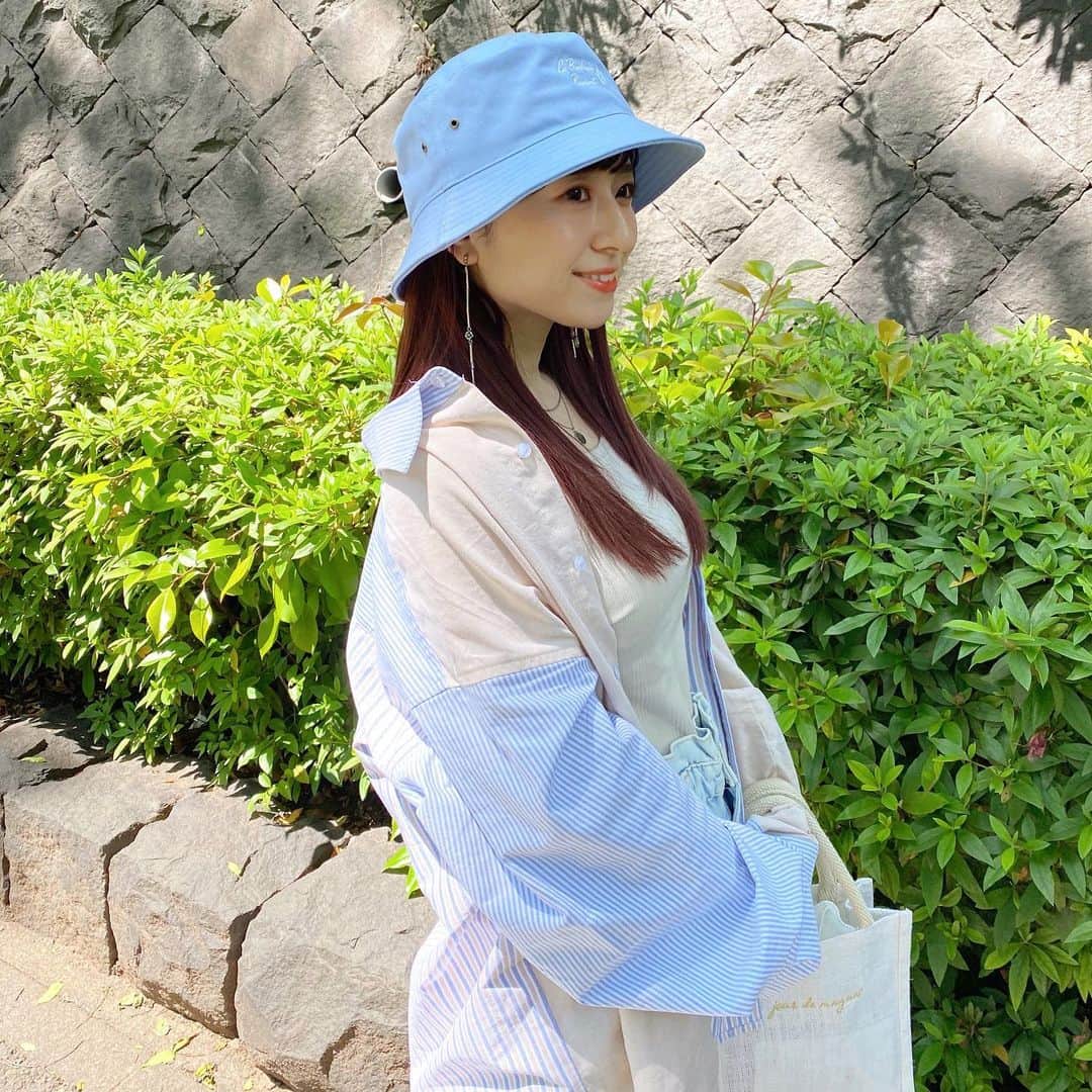 のインスタグラム：「🦋  バケハとピアスとシャツは @jour.de.muguet   ラフな格好もスキ♡  #jourdemuguet  #ジュールドミュゲ #ootd #fashion #ゆかこーで #muguet」