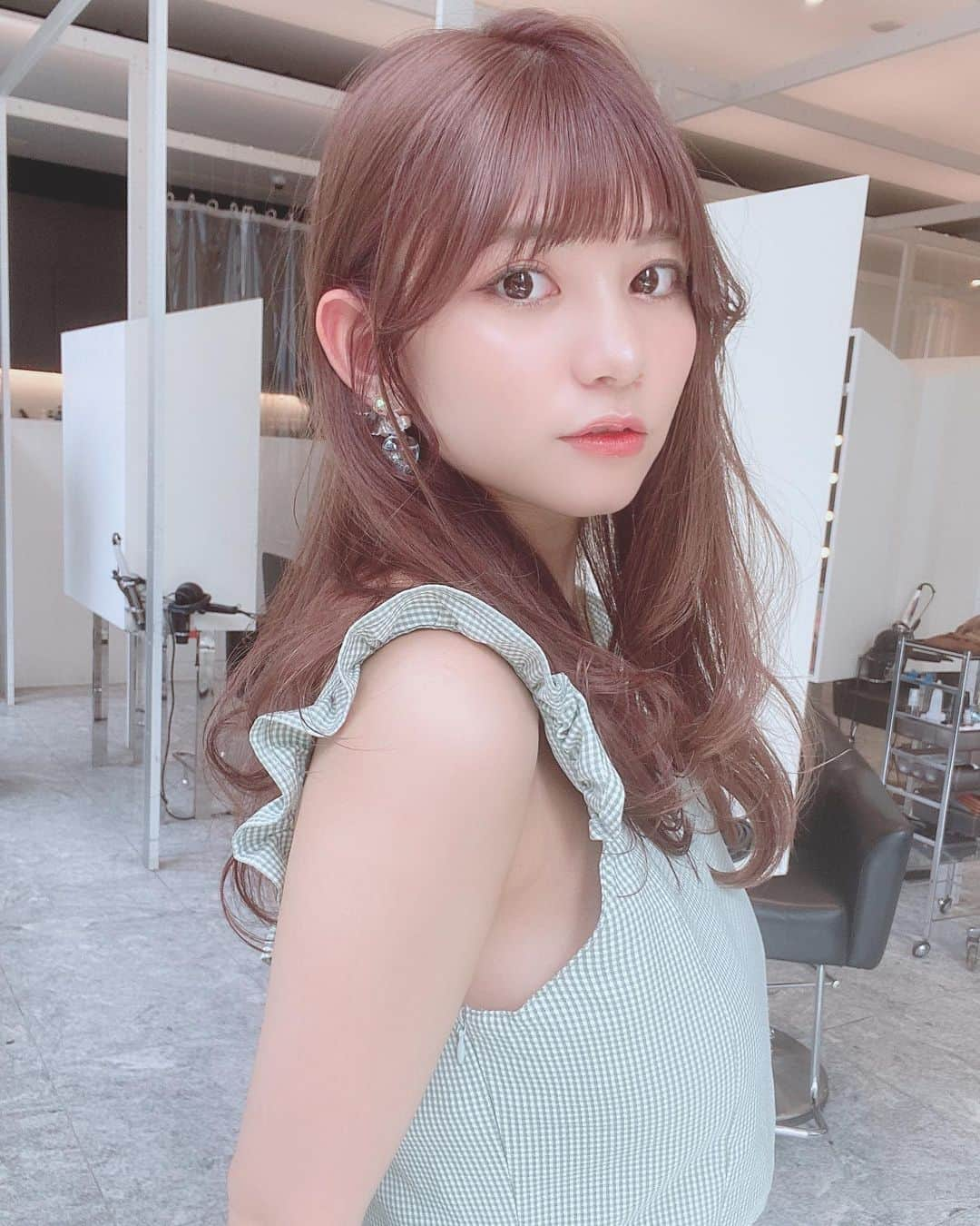 本田夕歩さんのインスタグラム写真 - (本田夕歩Instagram)「髪色もきゃわだしアレンジもきゃわ！ れいなさん神がかってます💫⭐︎ ・ ・ ・ #shima #shimaginzaannex #ヘアカラー #ヘアアレンジ #ヘアスタイル #コーラルピンクカラー #ヘアセット」5月3日 17時26分 - pon_chan216