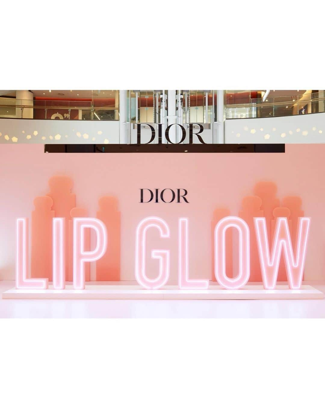 ジスさんのインスタグラム写真 - (ジスInstagram)「@diormakeup #diorlipglow #025서울스칼렛 💄 #광고」5月3日 17時27分 - sooyaaa__