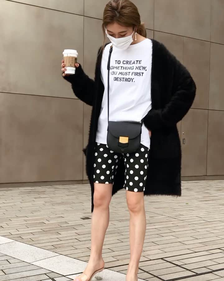 植松真理子のインスタグラム：「バミューダの季節到来🩳 #しふく #バミューダパンツ #モコモコカーディガン」
