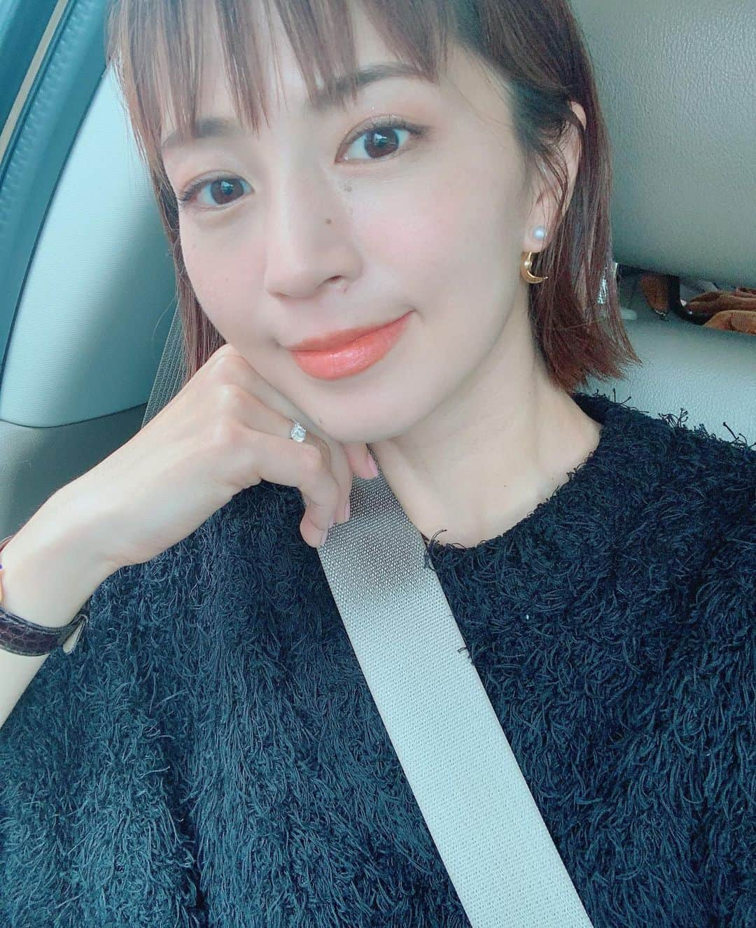 安田美沙子さんのインスタグラム写真 - (安田美沙子Instagram)「久々に全身と顔のメンテナンスを受けました☺️✨ 何しても痛かった首がスッキリ🤍 ゴリゴリの顔も血が通い、血色が良くなった✨ 幹細胞のケアも受けて、一肌むけたように肌が元気になった！アラフォー、疲れが如実に肌に出る。笑 . . . #メンテナンス　#アラフォー #thanks #friends #幹細胞 @loa_esthetique #お友達のエステ #いつもありがとう #生き返りました」5月3日 10時19分 - yasuda_misako