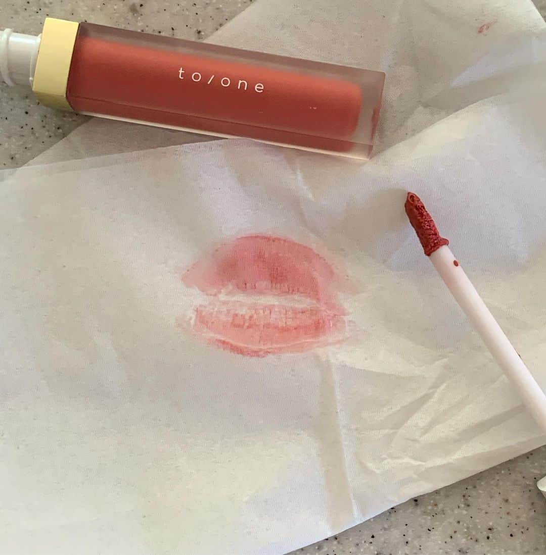 吉竹美聡のインスタグラム：「今日のリップ💋  #toone #lip」