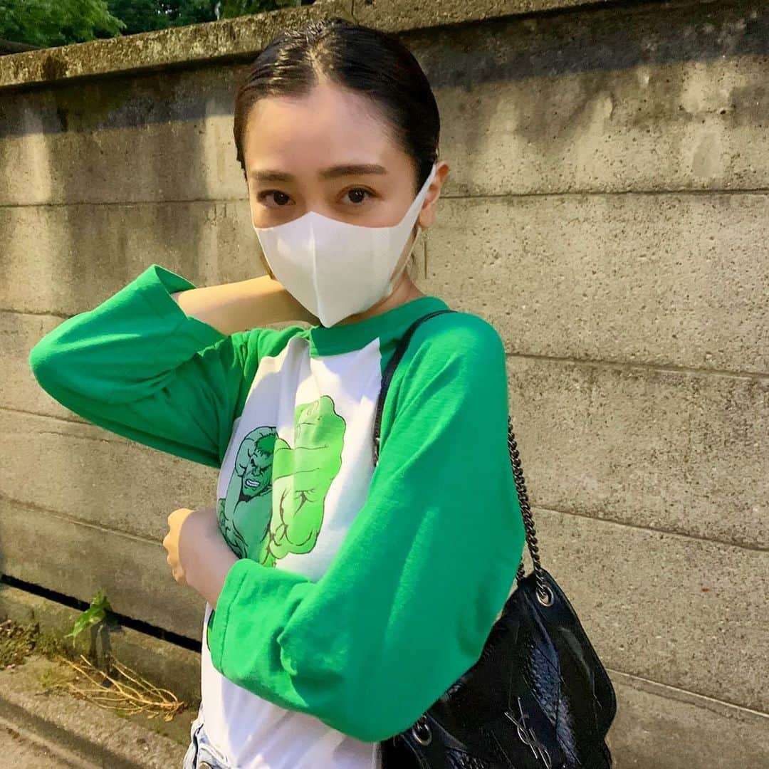 安達祐実さんのインスタグラム写真 - (安達祐実Instagram)「💚💚💚 オシャレ中3女子とスーパーへ。」5月3日 13時04分 - _yumi_adachi