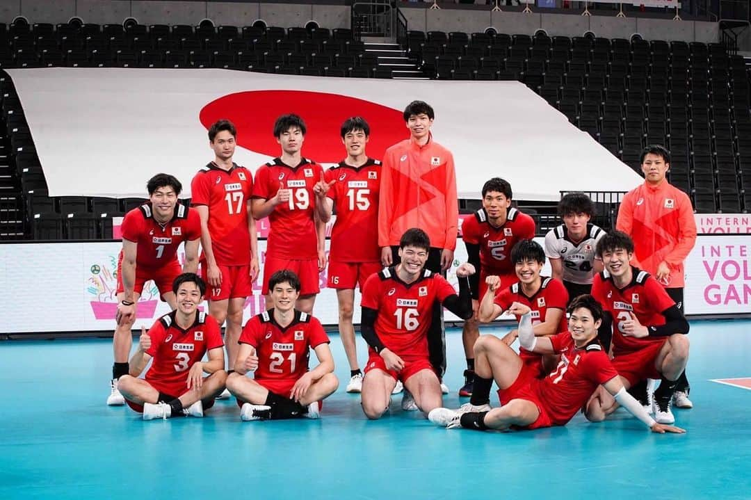 小川智大のインスタグラム：「One team🇯🇵 good game.QQ " 応援ありがとうございました✌︎✌︎」