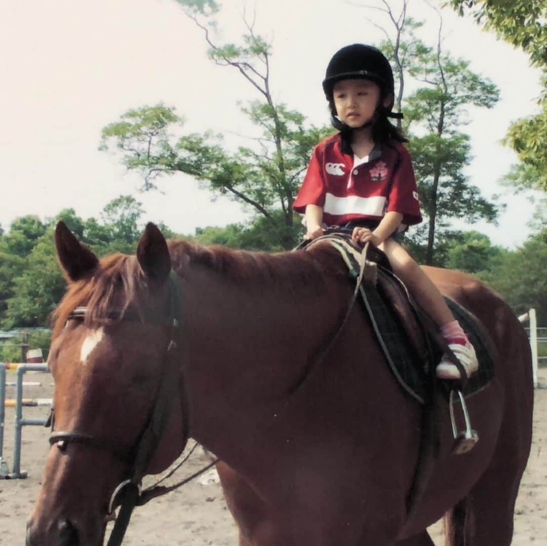古川奈穂さんのインスタグラム写真 - (古川奈穂Instagram)「ご心配をおかけしております。  万全な状態で競馬に臨むために、手術を受けることに決めました。  騎乗依頼を下さっていた関係者の皆様には、ご迷惑をおかけしてしまいすみません。  復帰時期はまだ未定ですが、5〜6ヶ月後になるかと思います。  パワーアップして復帰出来るように頑張ります！！  復帰した際にはまた宜しくお願い致します🙇‍♀️  ＃古川奈穂 #馬 ＃6歳」5月3日 14時07分 - naho_furukawa_official