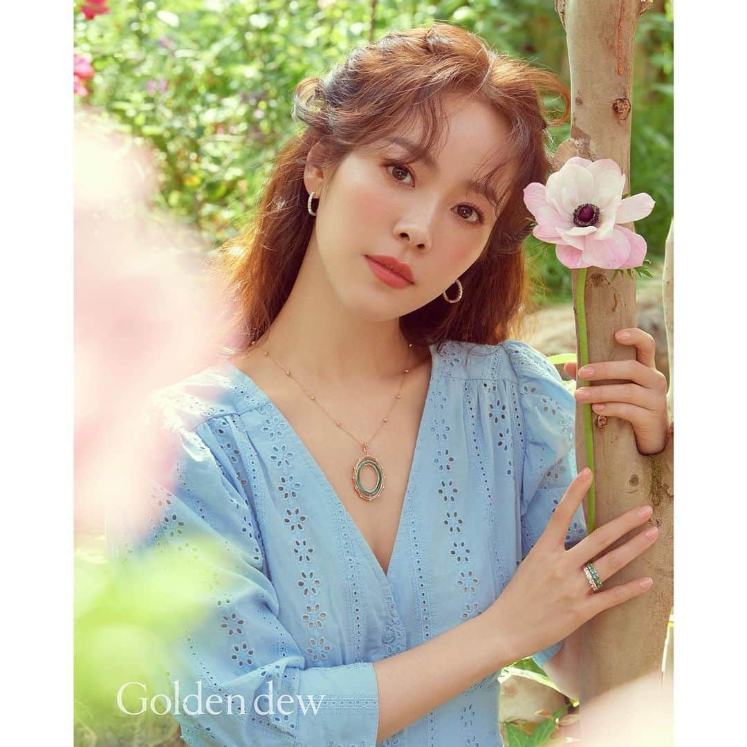 ハン・ジミンさんのインスタグラム写真 - (ハン・ジミンInstagram)「. Goldendew 2021 Giverny collection 🌸💎🌼 . #골든듀 #💜 #💍」5月3日 16時32分 - roma.emo