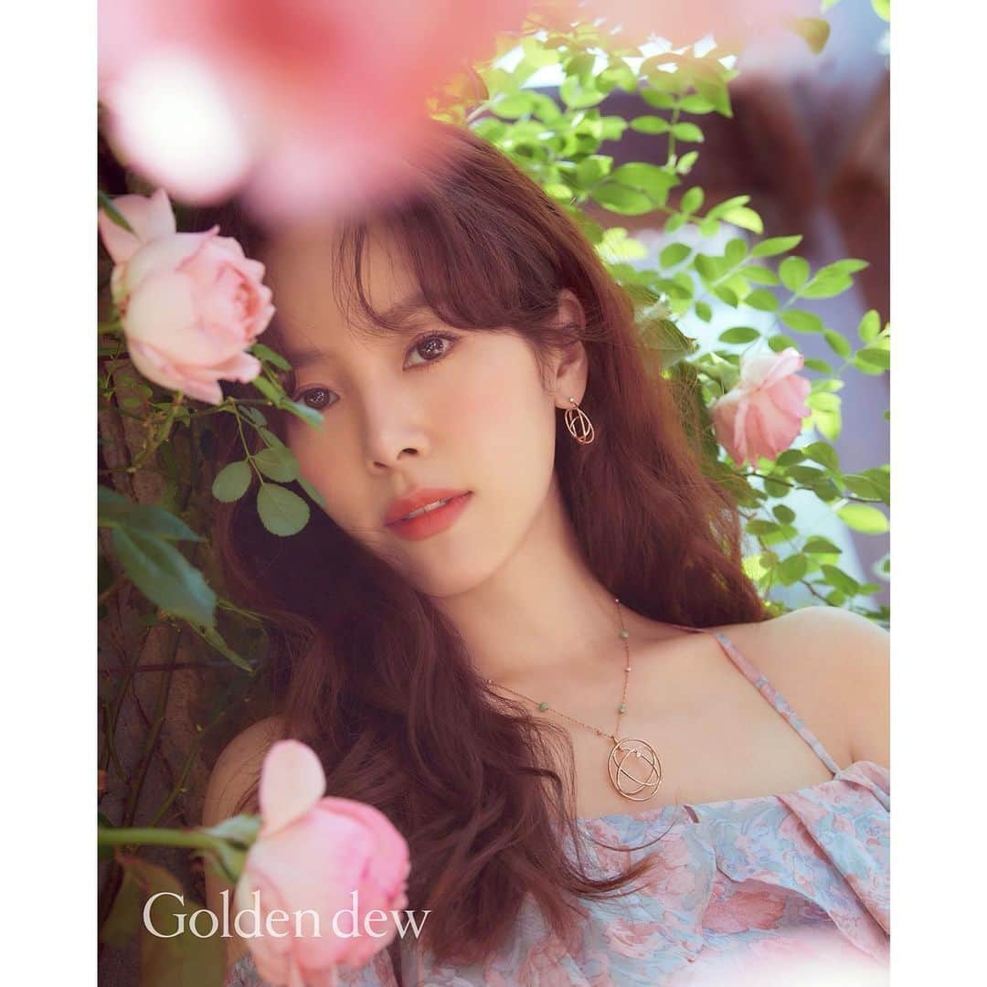 ハン・ジミンさんのインスタグラム写真 - (ハン・ジミンInstagram)「. Goldendew 2021 Giverny collection 🌸💎🌼 . #골든듀 #💜 #💍」5月3日 16時32分 - roma.emo