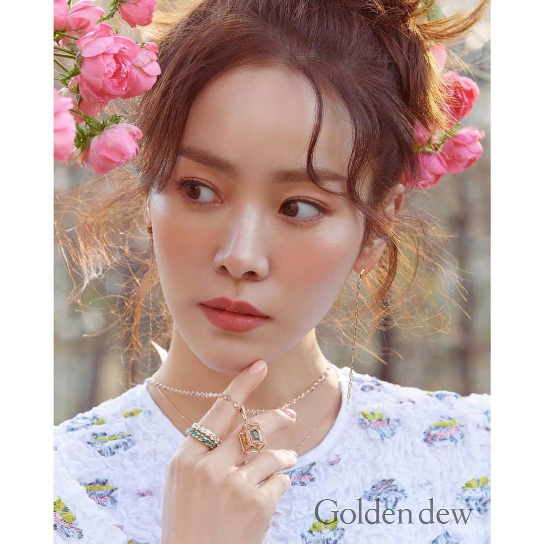 ハン・ジミンさんのインスタグラム写真 - (ハン・ジミンInstagram)「. Goldendew 2021 Giverny collection 🌸💎🌼 . #골든듀 #💜 #💍」5月3日 16時32分 - roma.emo