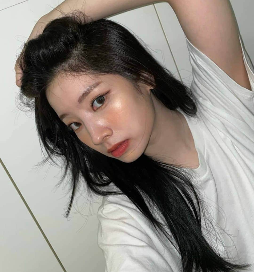 ダヒョンさんのインスタグラム写真 - (ダヒョンInstagram)「She's just so effortlessly beautiful istg」5月18日 6時53分 - dahyun.news