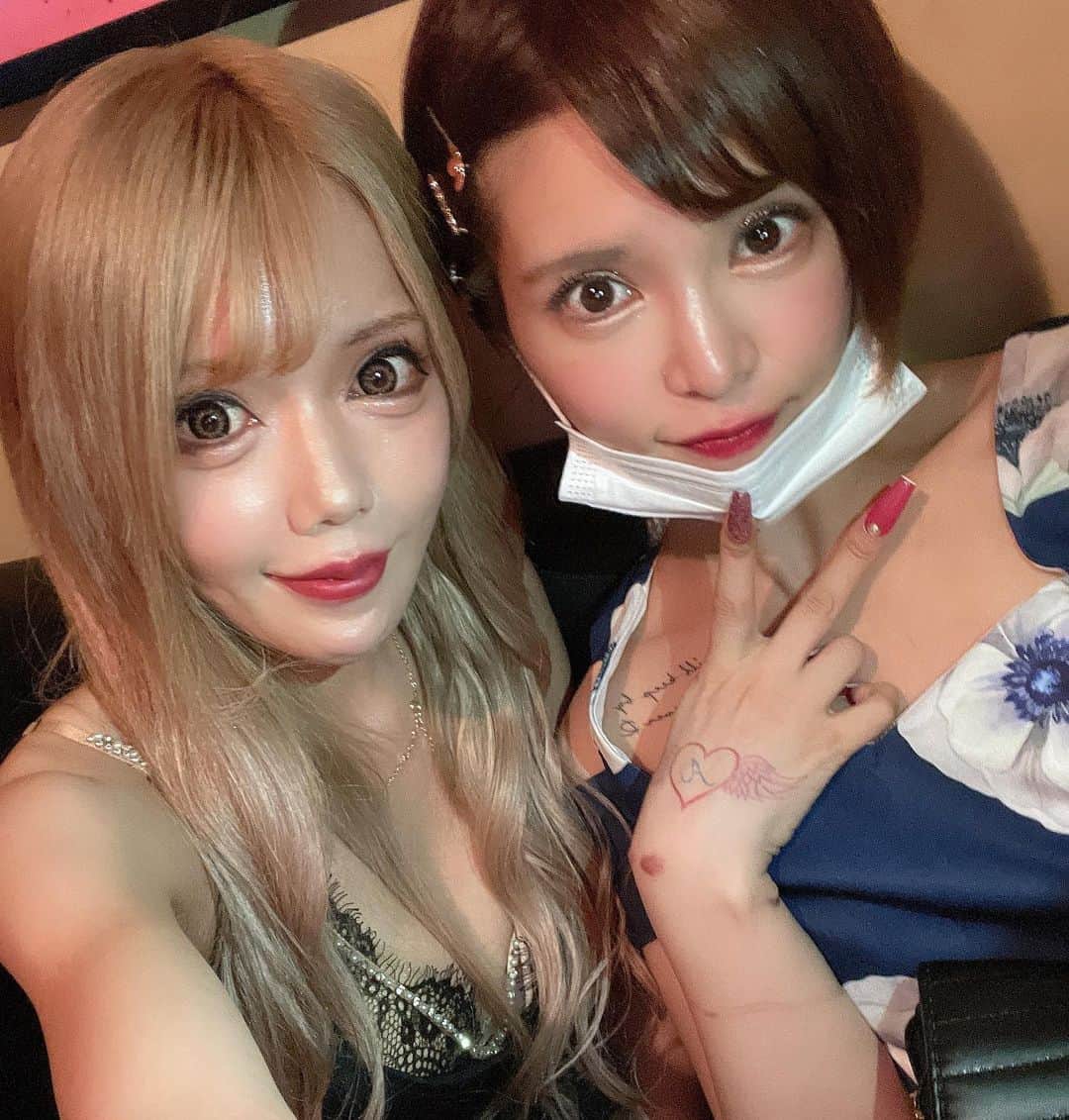 坂口杏里のインスタグラム：「今日も きぃとパシャリ🌈✨  東京都新宿区歌舞伎町2-10-4 ジェストビル 2F  出勤しています🌸🌸  写真、ライン交換、お喋り しましょこ😮💕  朝キャバSUI→ 03-6457-3556  待ってます❣️🌈」