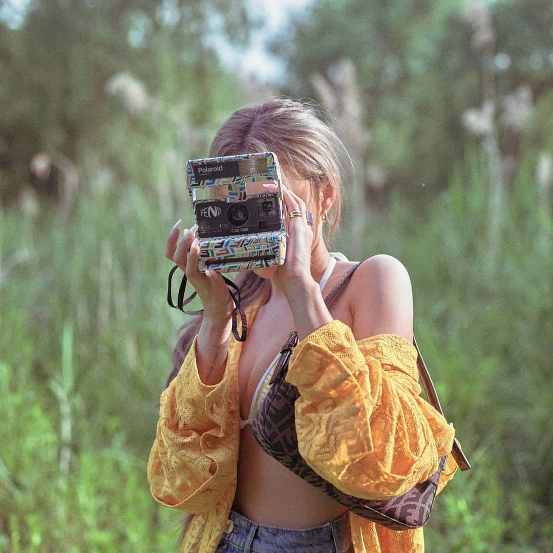 ファサさんのインスタグラム写真 - (ファサInstagram)「🌿#FendiSummerVertigo#FendiandPolaroid @fendi @polaroid @sarahcoleman #ad with 멋진여름을 담아준 @lad_studio 🌿」5月18日 12時55分 - _mariahwasa