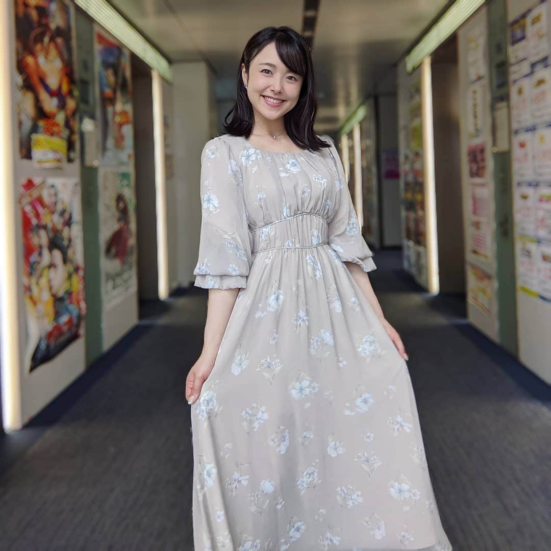 米澤かおりさんのインスタグラム写真 - (米澤かおりInstagram)「▷swipe▷ きょう5/18は 5(こ)10(と)8(ば)の語呂合わせから 「ことばの日」なんだそうです。 ということで番組冒頭で 出演者それぞれの 好きな言葉を発表しました！  私は「有り難う」。 (あえて漢字で書きました) よく使う言葉ですが実は仏教の言葉で、 「有る」ことが「難しい」― 当たり前ではないという意味です。  人に何かしてもらうこと、 食べること、眠ること、生きること、 全て当たり前ではないから 感謝の気持ちを忘れてはいけないですね。 この言葉が持つ本来の意味を思い返して 発していきます。  改めて、 皆さんありがとうございます😊  #有り難う #ありがとう #感謝 #518 #ことばの日 #言葉 #言の葉 #oha4 #oha4newslive #ntv #おはよん #セントフォース #セントフォース所属 #centforce #フリーアナ #キャスター #announcer #アナウンサー #米澤かおり」5月18日 7時32分 - kaoriina67