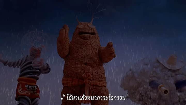 モリヤ・ジュタヌガーンのインスタグラム：「"แล้งรวน ฝนรวน และพายุรวน" อย่าให้สามชื่อนี้มารวมกันเลยนะ เพราะมันคือ"แก๊งภาวะโลกรวน" ที่จะออกอาละวาดสร้างความปั่นป่วน 🤦🤦‍♀️ จนรวนกันไปหมดทั้ง ☀️ ⛈🌪  จากความแปรปรวนของสภาพภูมิอากาศ เดือดร้อนกันถ้วนหน้าเลยจ้าคุณจ๋า อยากรู้จะรวนจนป่วนแค่ไหน? รอช้าอยู่ทำไมคลิกชมเลย‼️ https://fb.watch/5xzhq6mqEH/ #ภาวะโลกรวน #รวนไปถึงทุกชีวิต #น่านแซนด์บอกซ์」