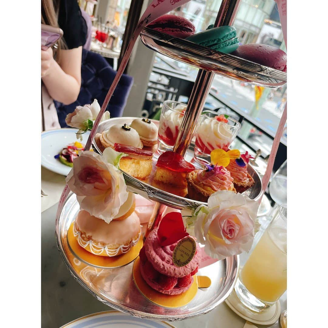 上原亜衣さんのインスタグラム写真 - (上原亜衣Instagram)「🎀  @ladureejapon   #afternoontea」5月18日 9時57分 - ai_uehara_ex