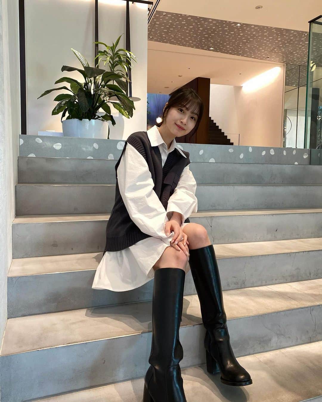 永井理子のインスタグラム：「🖤  少し前の📷 ベストは @alexiastam_official のです☺︎」