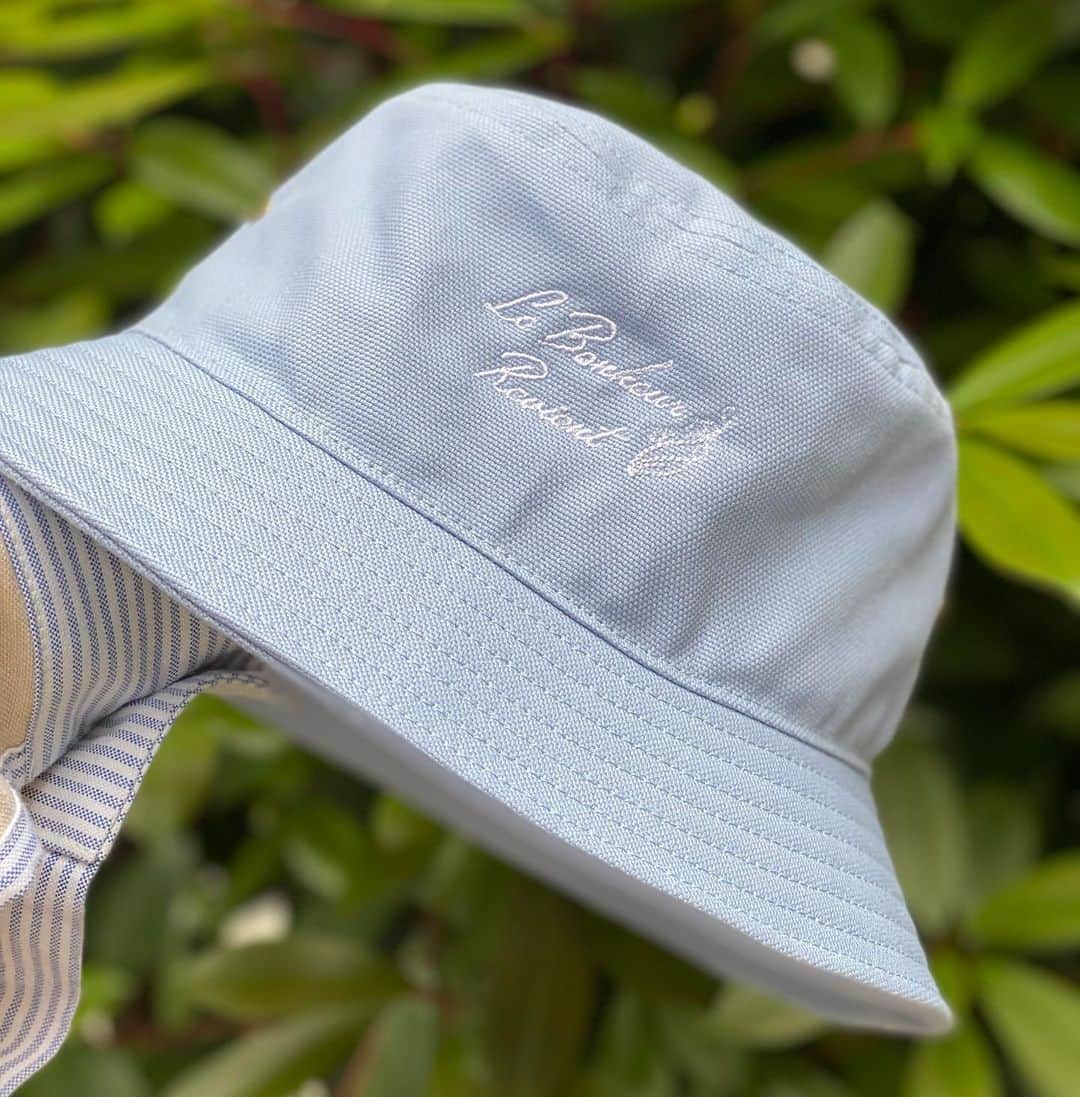 のインスタグラム：「☁️💎🐋🤍  1st anniversary collection  バケットハットには 「Le Bonheur Revient」  フランス語で「幸福の再来」 という意味です♡  すずらんの花言葉だよ💐  お気に入りです♡  #jourdemuguet  #ジュールドミュゲ #1stanniversarycollection #1stanniversary #muguet #すずらん #花言葉 #fashion #buckethat」