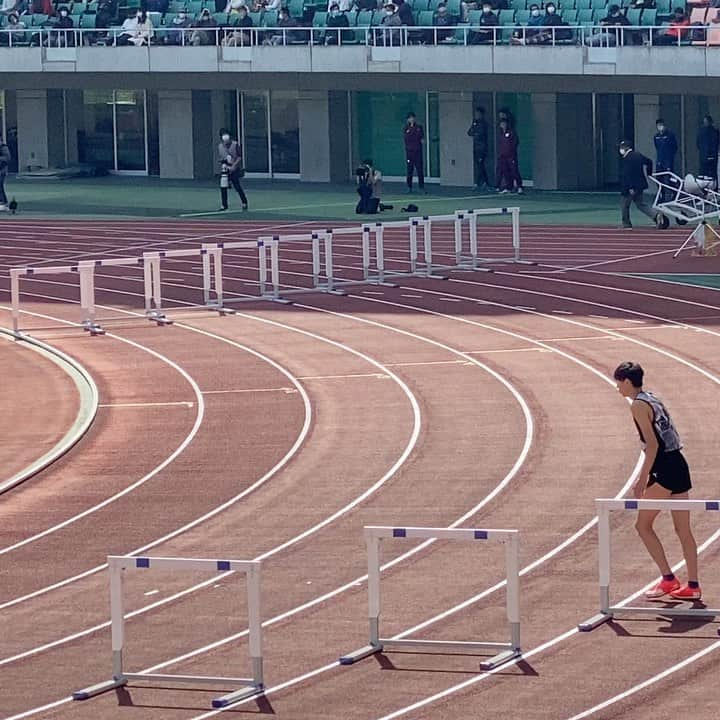 戸邉直人のインスタグラム：「2m30 @ Shizuoka today💡  Next ➡️ Ready Steady Tokyo @ Olympic studium🏟  #highjump #athletics #trackandfield #jump #training #走高跳 #陸上競技」