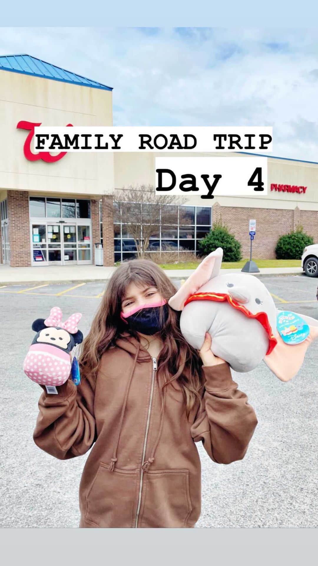Ilana Wilesのインスタグラム：「I’m not sure why but this video is my favorite so far of the trip. We drove from the #outerbanks to #charleston and made a huge #Squishmallow score along the way. Must stop at all the Walgreens 😅 #familyroadtrip」