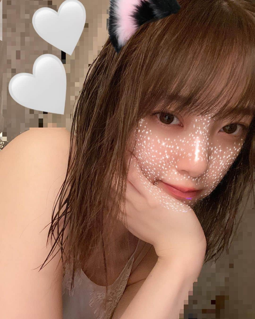 堀未央奈さんのインスタグラム写真 - (堀未央奈Instagram)「🐈🤍  お風呂あがりって ごろごろしちゃう〜 よくない〜」5月3日 22時55分 - horimiona_official