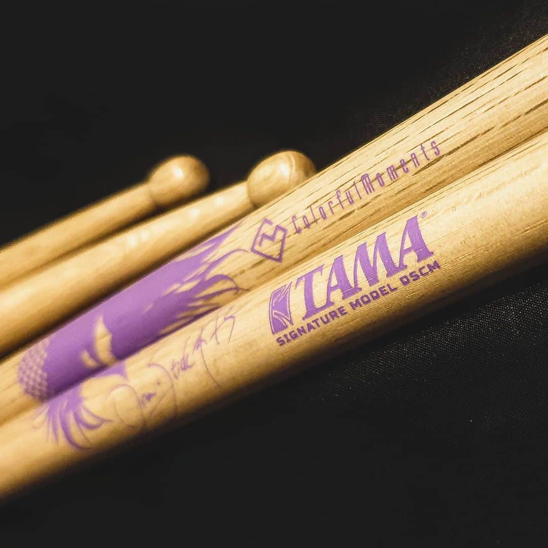 桿子 Drumstickのインスタグラム：「@colorfulmomentstw @officialtamadrums  #tamadrums #drummer #drumgear #drumsticktw #drumstick #ringbandtw #drummers #drums #ドラム #ドラマー #台湾 #鼓手 #爵士鼓 #鼓 #バンド#colorfulmoments #customdrumsticks」
