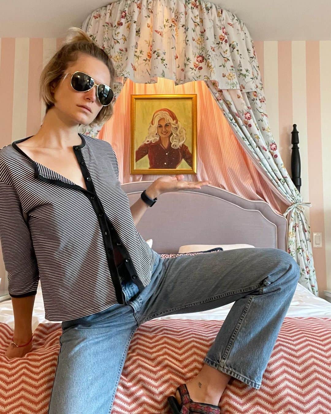ブリジット・マルコムのインスタグラム：「Where the bloody hell am I」