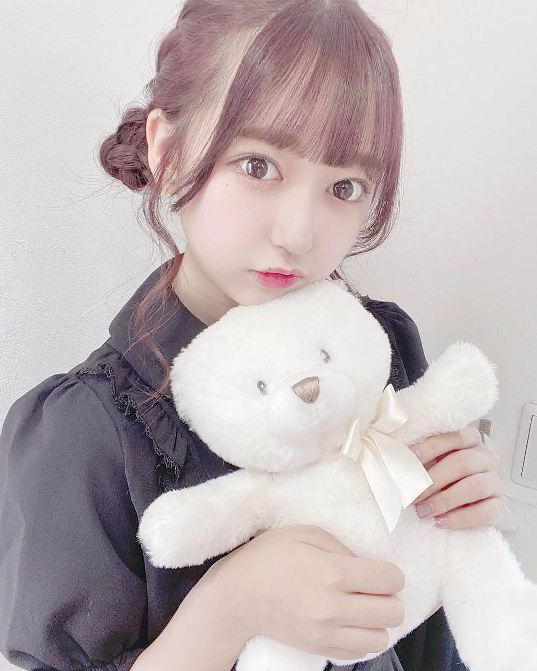 町田穂花のインスタグラム：「. . #いまりある ♡ . この間のSHOWROOMサイン会の時に（ @imari_style ）さんにヘアアレンジお願いしたいんだ〜🎀 . かわいいでしょ〜(ˊo̴̶̷̤ ̫ o̴̶̷̤ˋ) . #原宿美容室 #表参道美容室 #原宿美容院 #表参道美容院 #お団子ヘア #お団子アレンジ #おだんごヘア #ひつじヘア #量産型コーデ #量産型ヲタク #地雷系女子 #promotion」