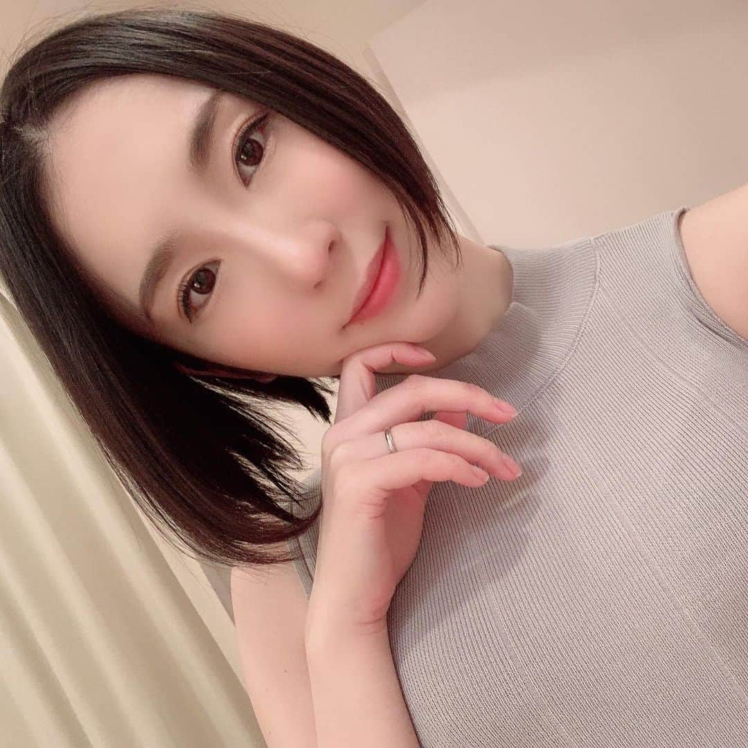 舞原聖のインスタグラム：「首詰まってる方が似合うの . . . #AV女優 #セクシー女優 #人妻 #粉我 #请多多关照 #팔로미 #팔로우미 #오오티디 #패션 #wife #milf #mature #japanese #japanesewife #asian #jav #followｍe」