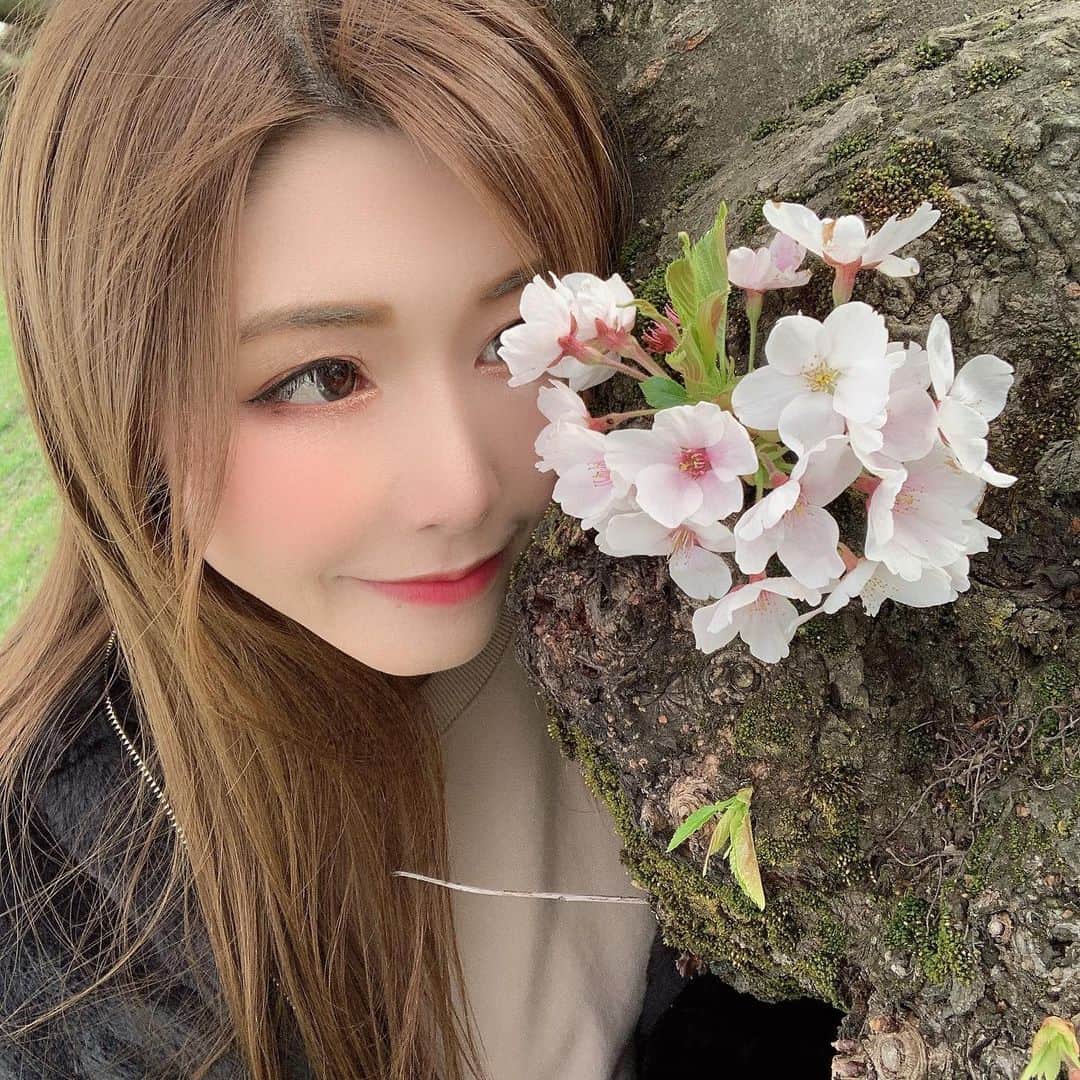 愛弓りょうのインスタグラム