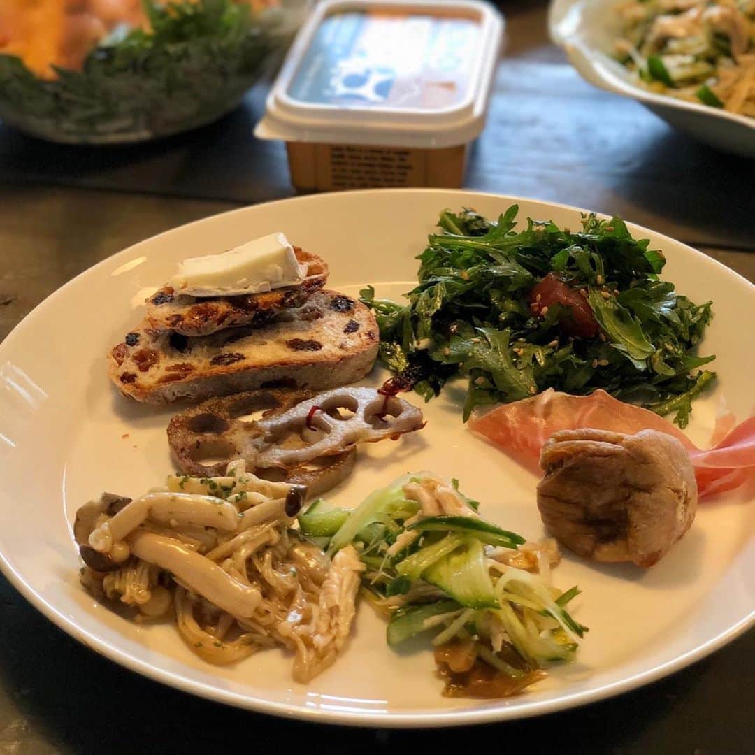 内田恭子さんのインスタグラム写真 - (内田恭子Instagram)「連休の楽しみ方、第二弾。食べたいものを作るうちごはん。シメはチリご飯。好評でよかった。これだけで幸せな時間です。  #うちごはん #gw #連休の過ごし方 #お料理を楽しむ #チリご飯 #鉄板のハーブフレンチフライ　#内田恭子 #kyokouchida」5月4日 12時04分 - kyoko.uchida.official